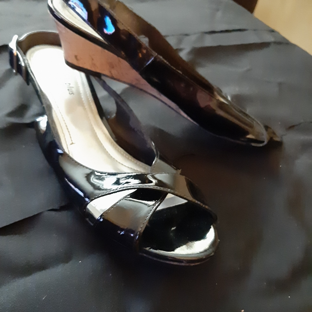 Shoes - Picture 2 of 2